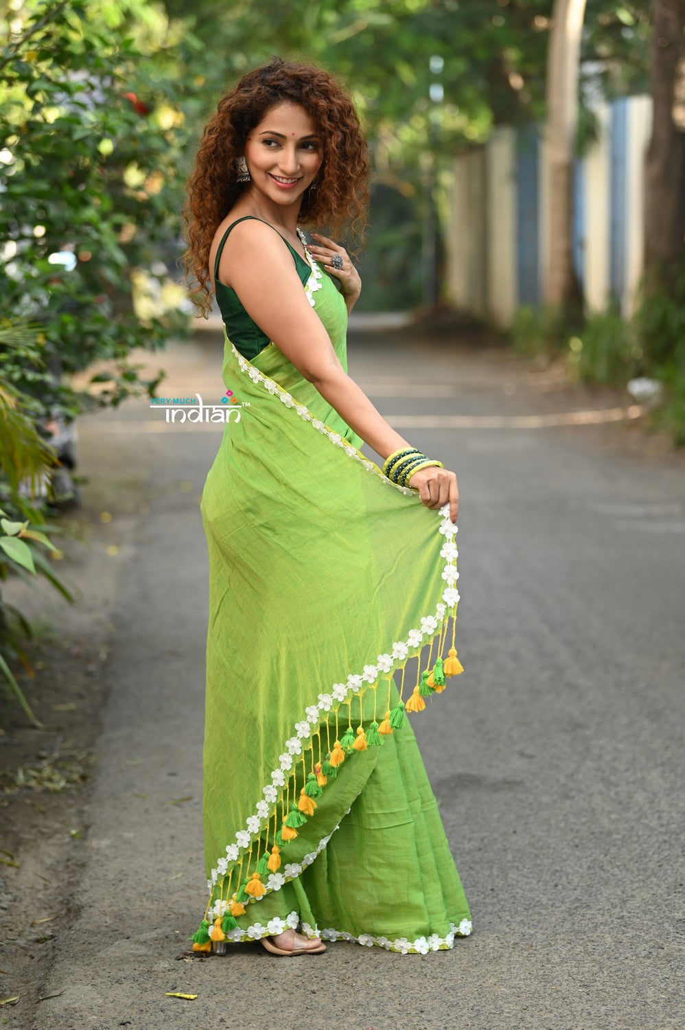 Very Much Indian Taapsee - Designer! Pure Mul Cotton Saree with Sleek Border - Leaf Green - Distacart