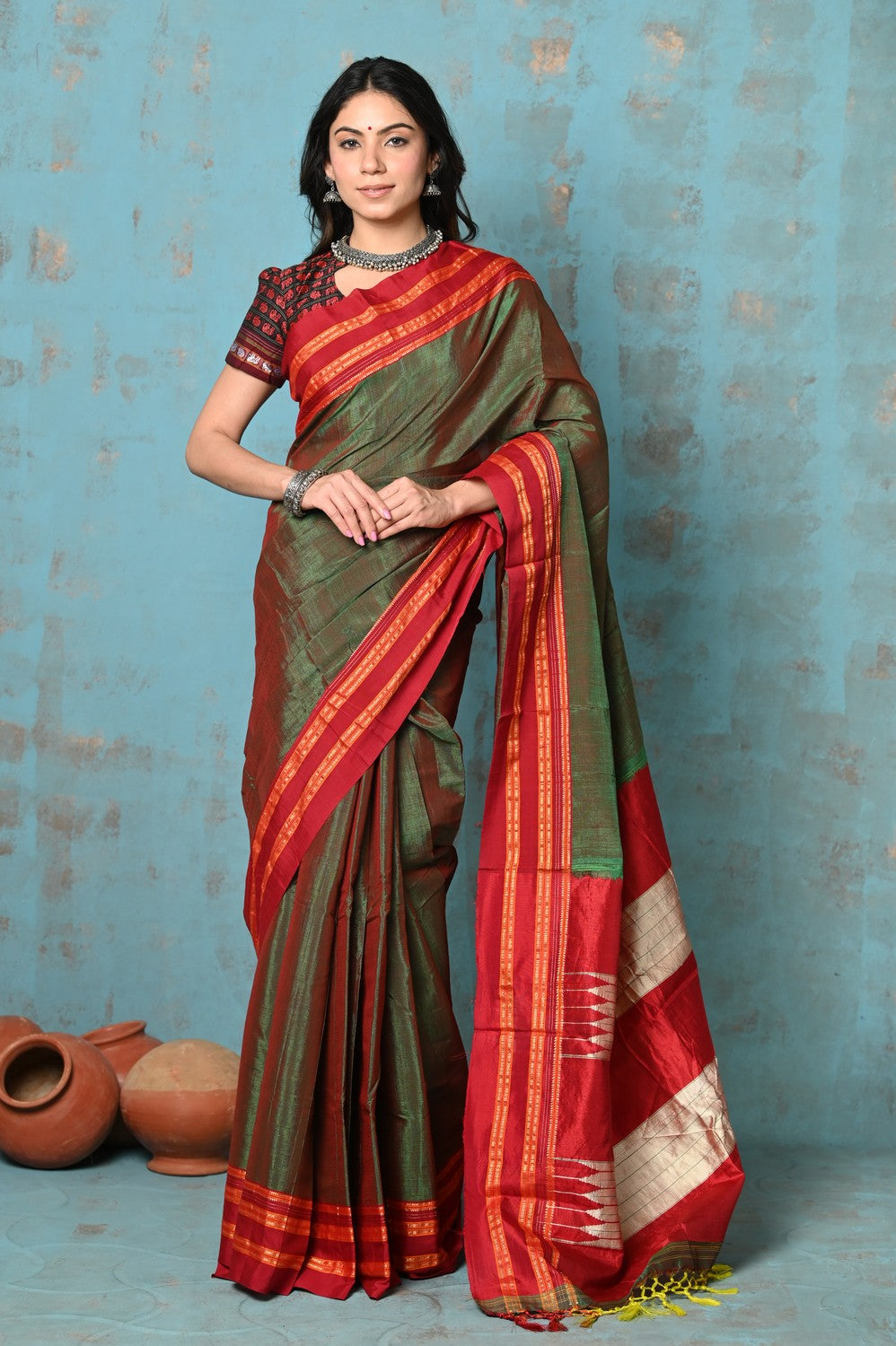 Very Much Indian Tyohaar - Traditional Handloom Dual Tone Green Red Ilkal Cotton Viscose with Red Pure Silk Pallu - Distacart
