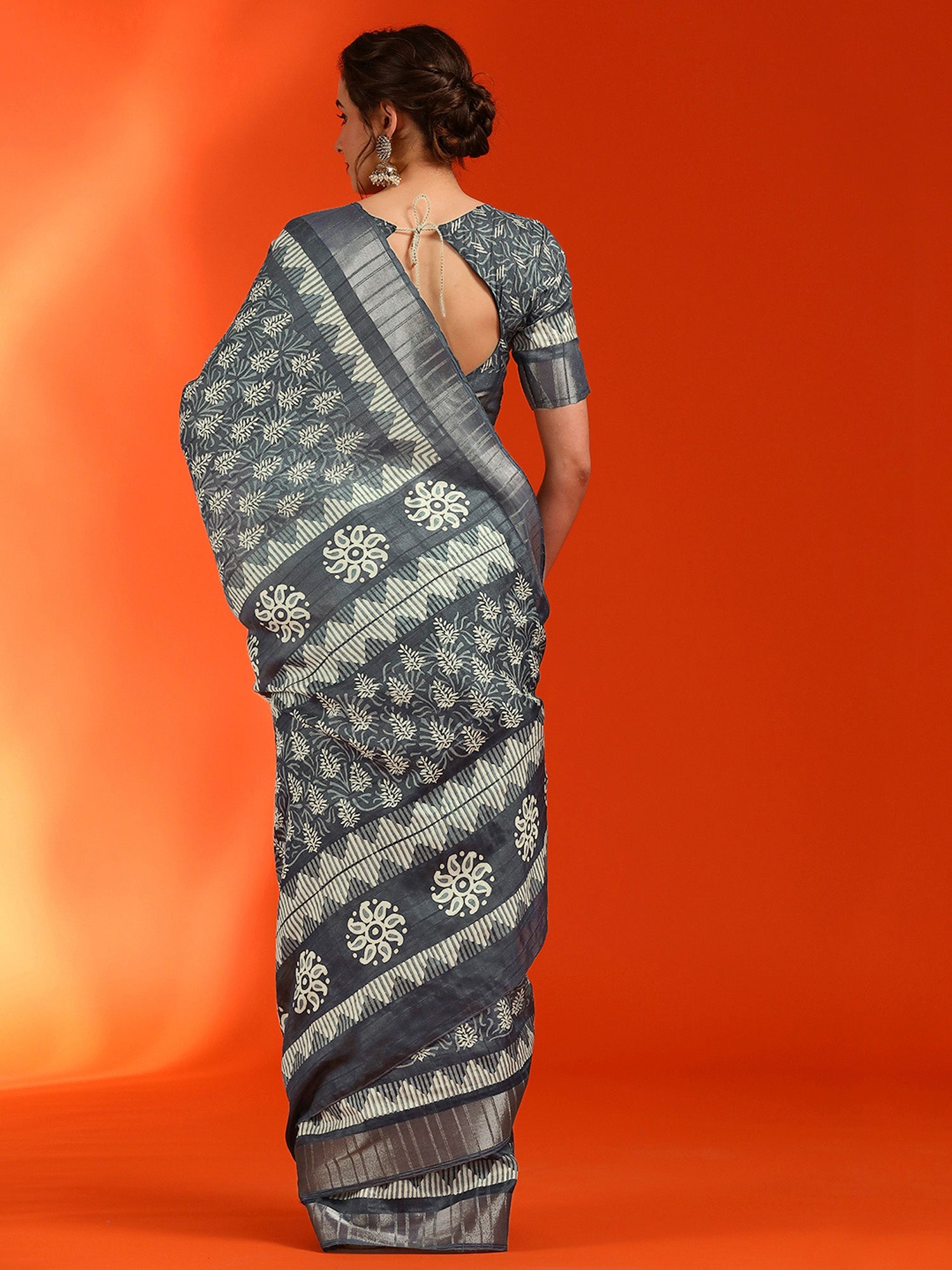 NOZ2TOZ Women's Cotton Silk Grey Printed Designer Saree With Blouse Piece - Distacart