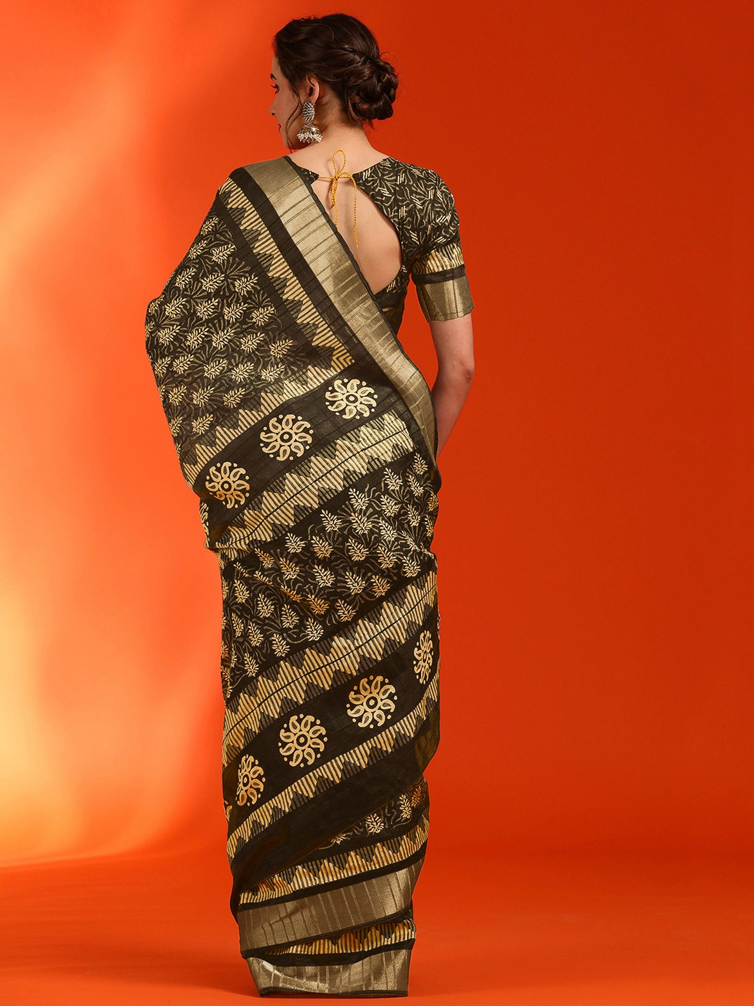 NOZ2TOZ Women's Cotton Silk Olive Printed Designer Saree With Blouse Piece - Distacart