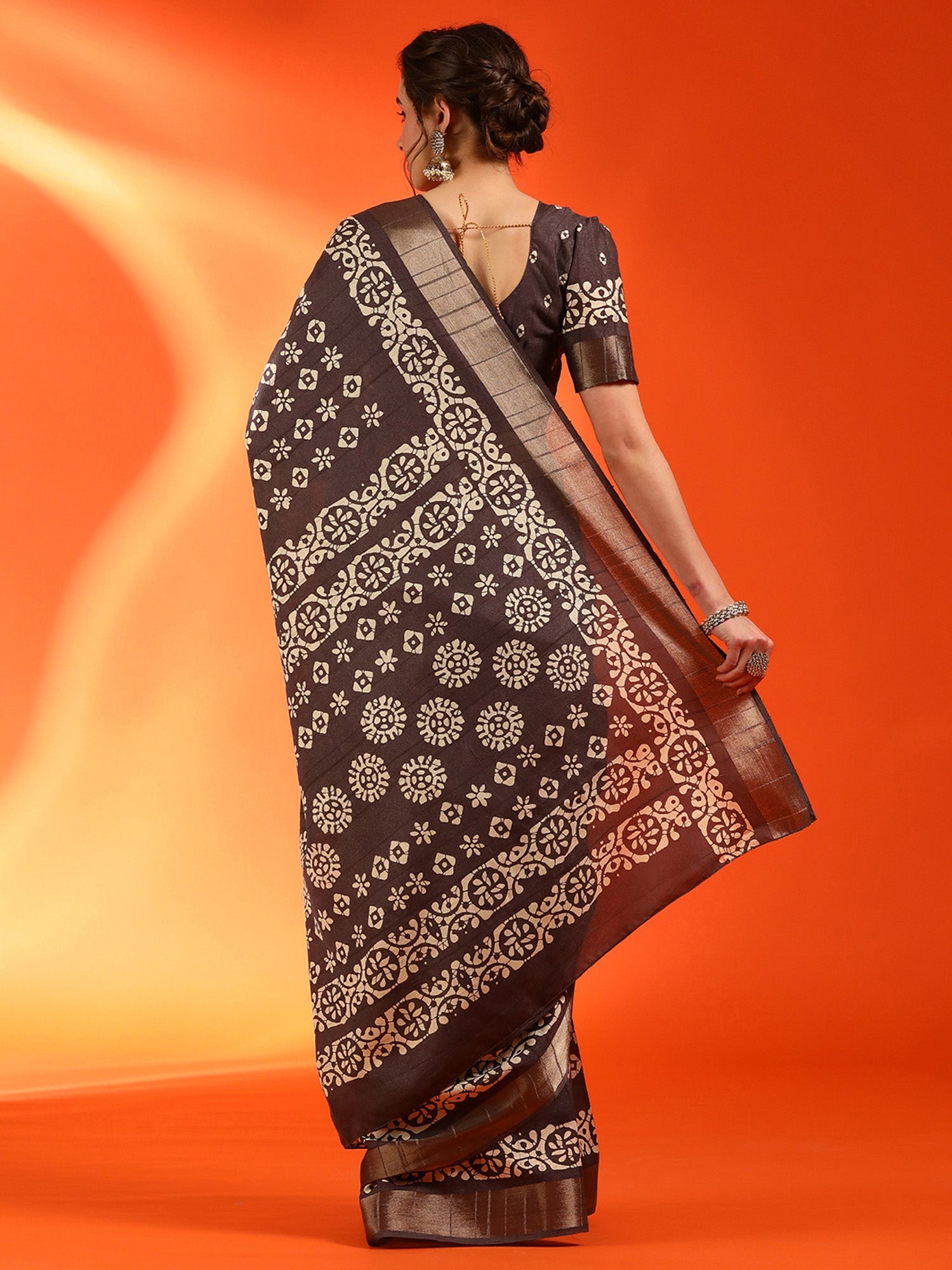 NOZ2TOZ Women's Silk Blend Brown Printed Designer Saree With Blouse Piece - Distacart