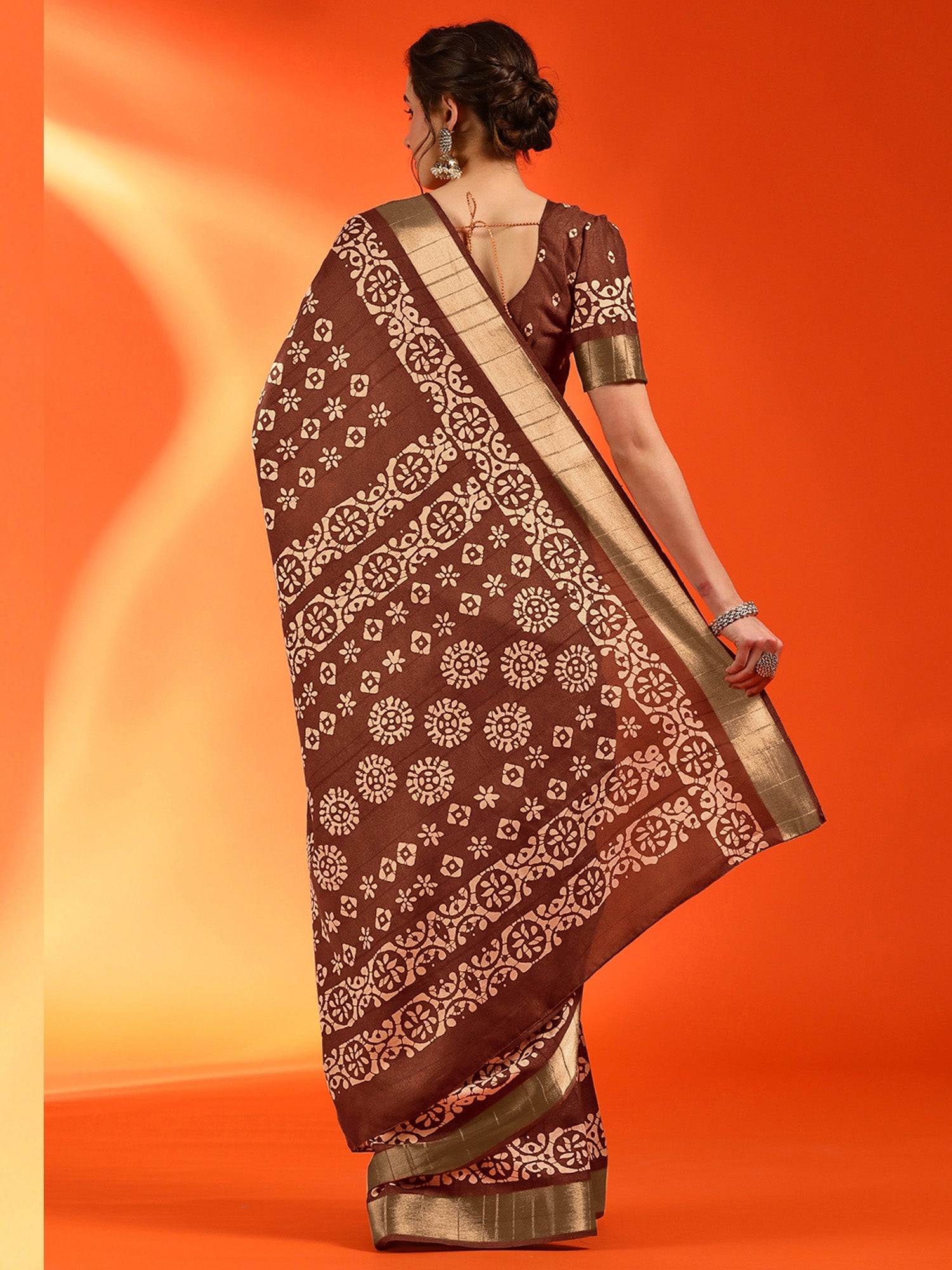 NOZ2TOZ Women's Silk Blend Brown Printed Designer Saree With Blouse Piece - Distacart