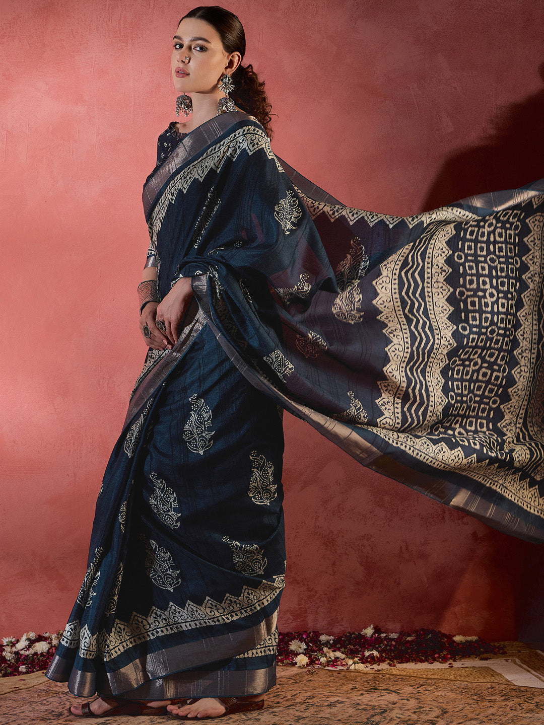 NOZ2TOZ Women's Silk Blend Teal blue Printed Designer Saree With Blouse Piece - Distacart