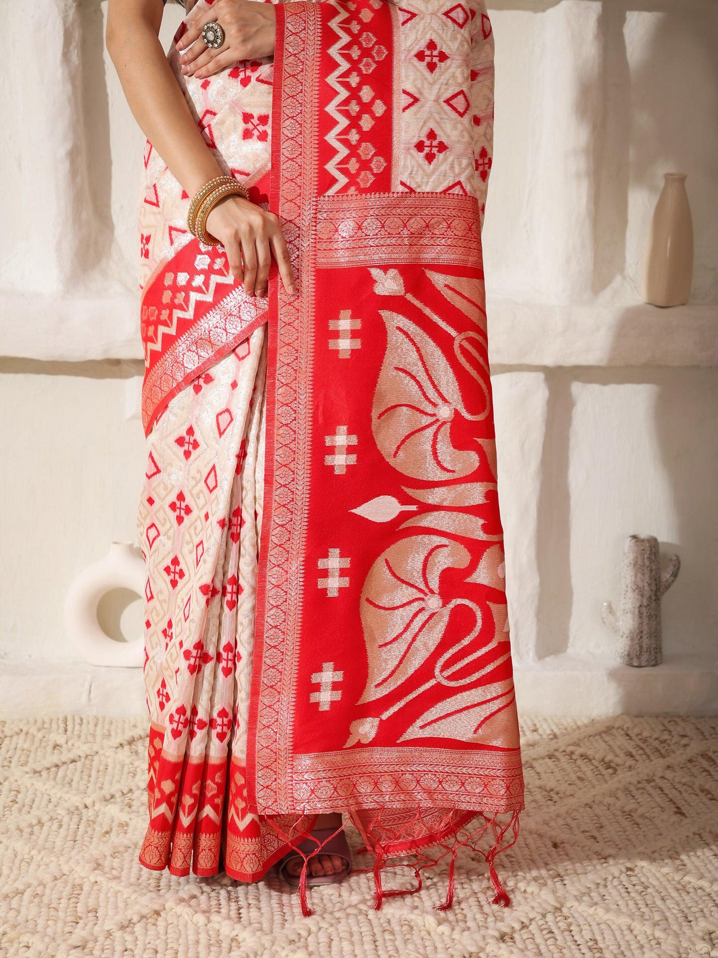 Shree Shyam Fashion Linen Cotton Red & White Saree - Distacart