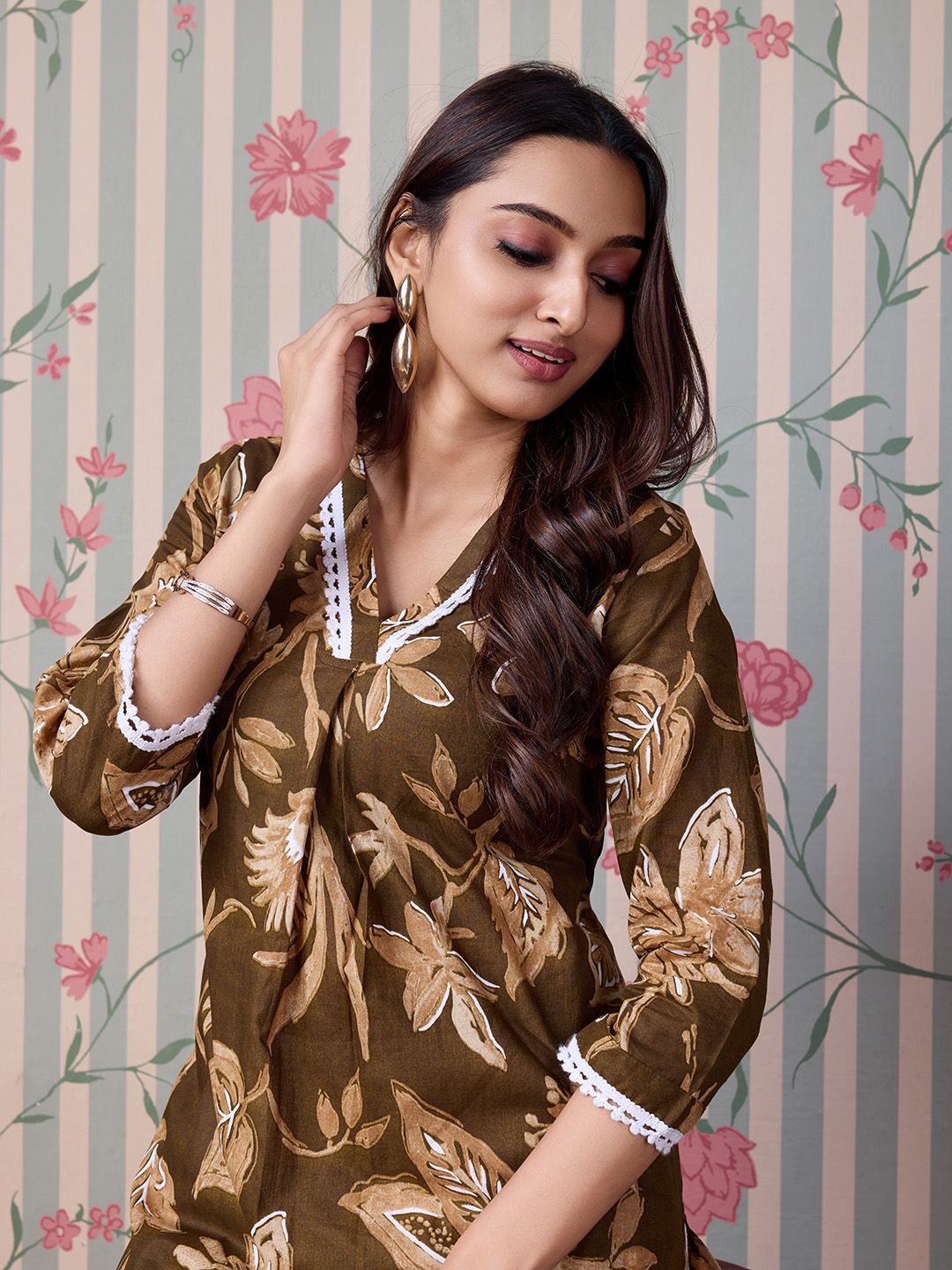 Ode by House of Pataudi Floral Printed Pure Cotton Straight Kurta - Distacart