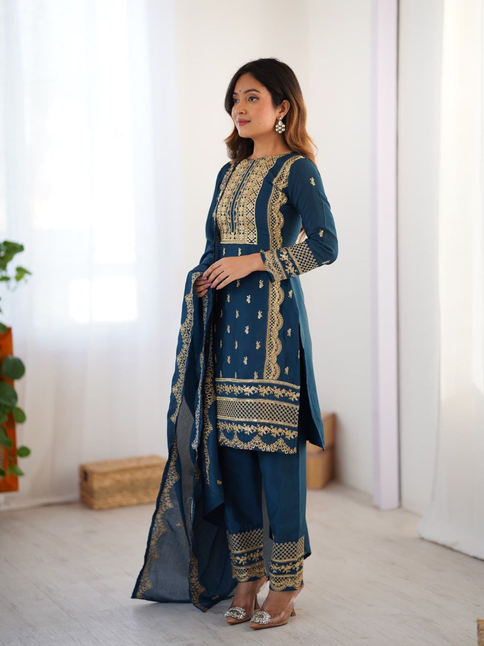 Prazu Fashion Blue Chinon Silk Embroidered Salwar Suit