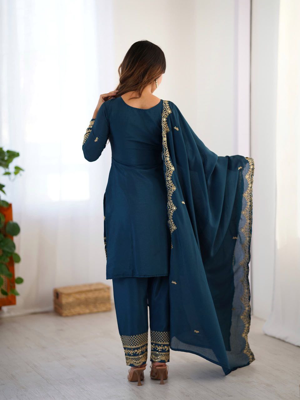 Prazu Fashion Blue Chinon Silk Embroidered Salwar Suit
