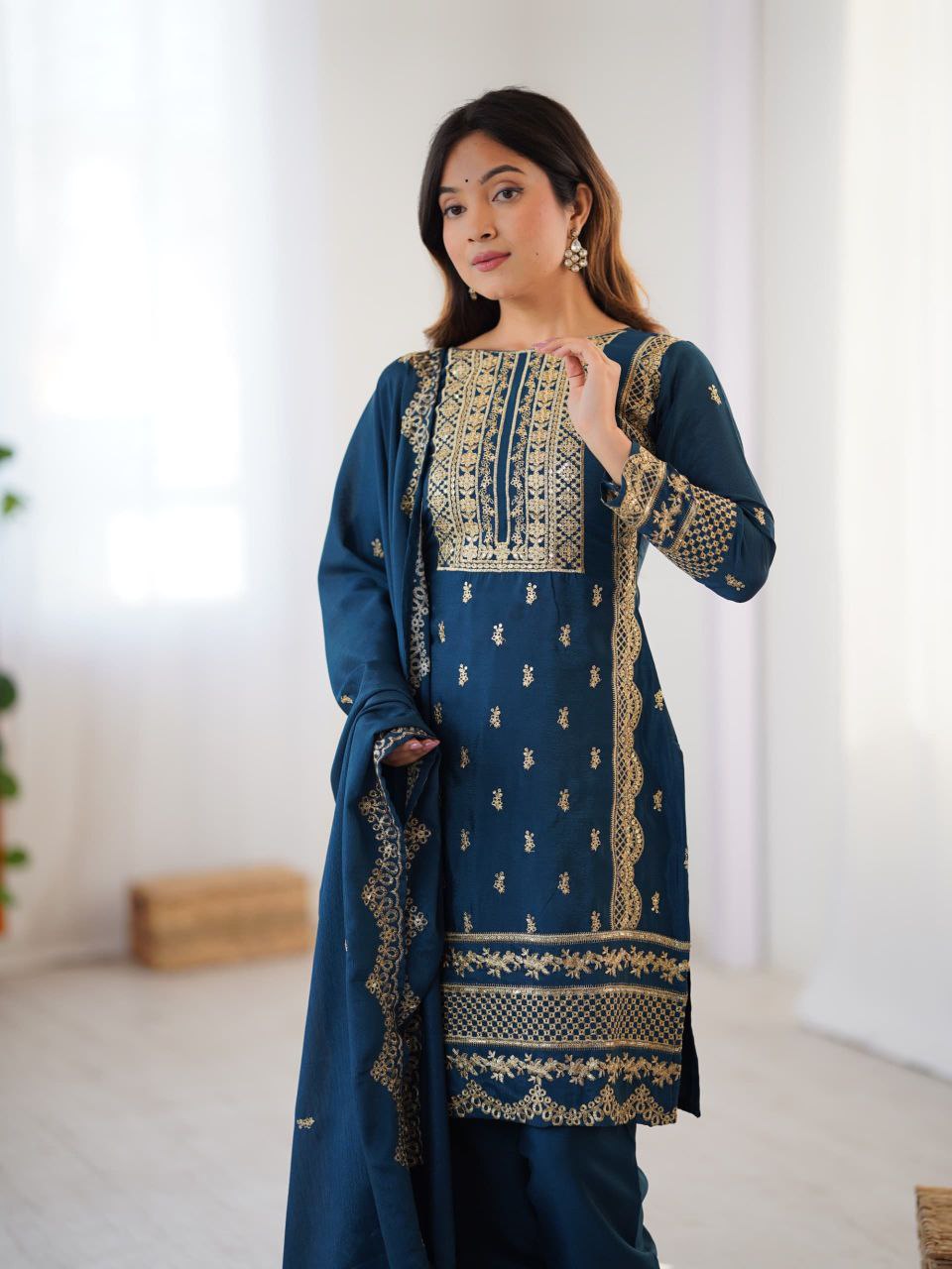 Prazu Fashion Blue Chinon Silk Embroidered Salwar Suit