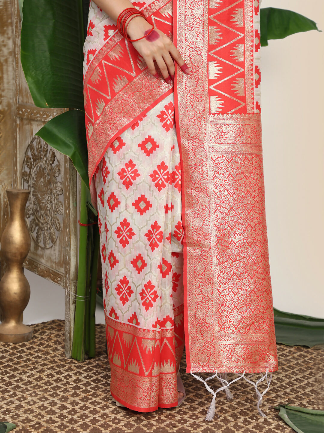 Astita Linen Cotton Red & White Saree