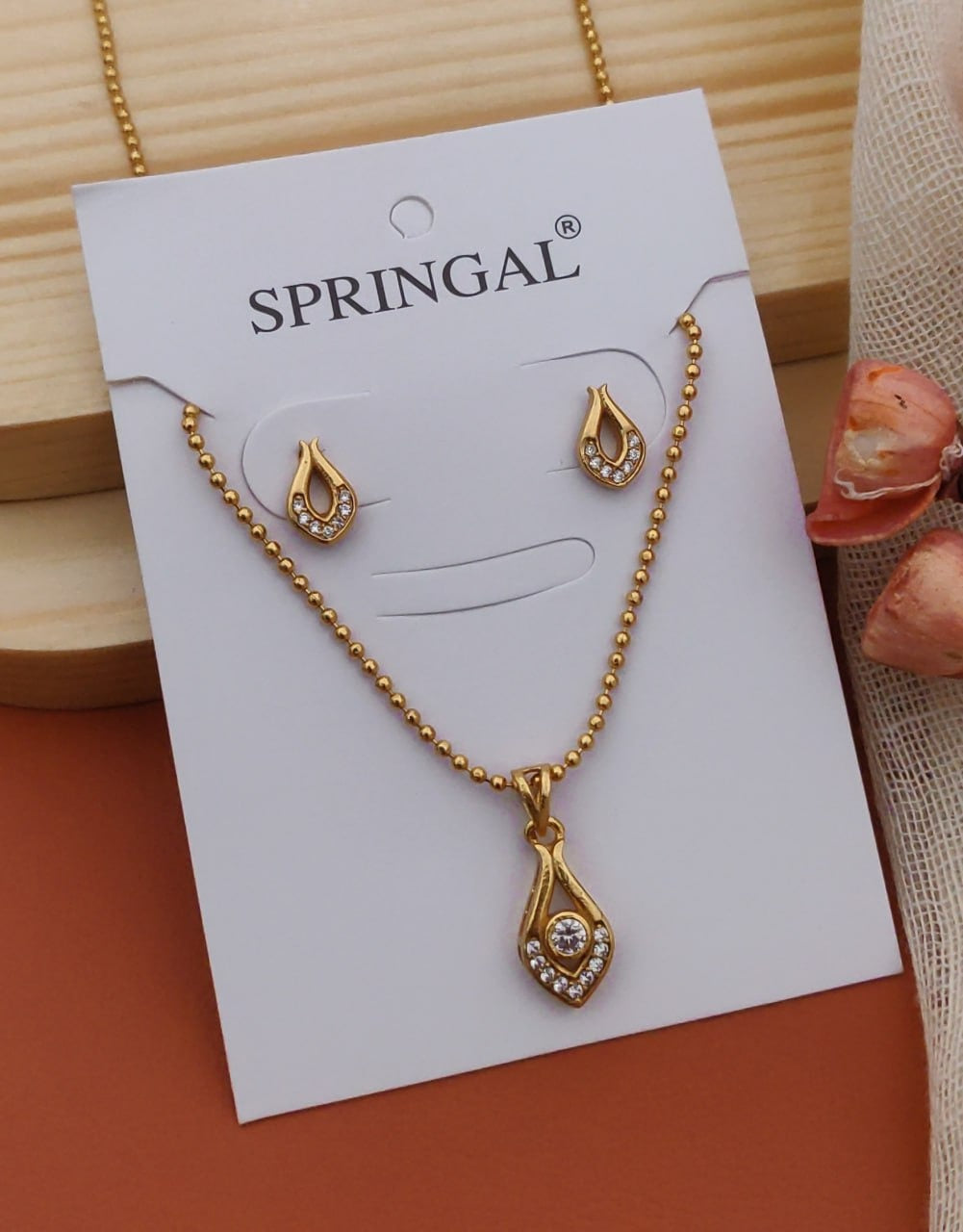 Fancy Gold-Polished Partywear Chain And Pendant Set By House of Ree - Distacart