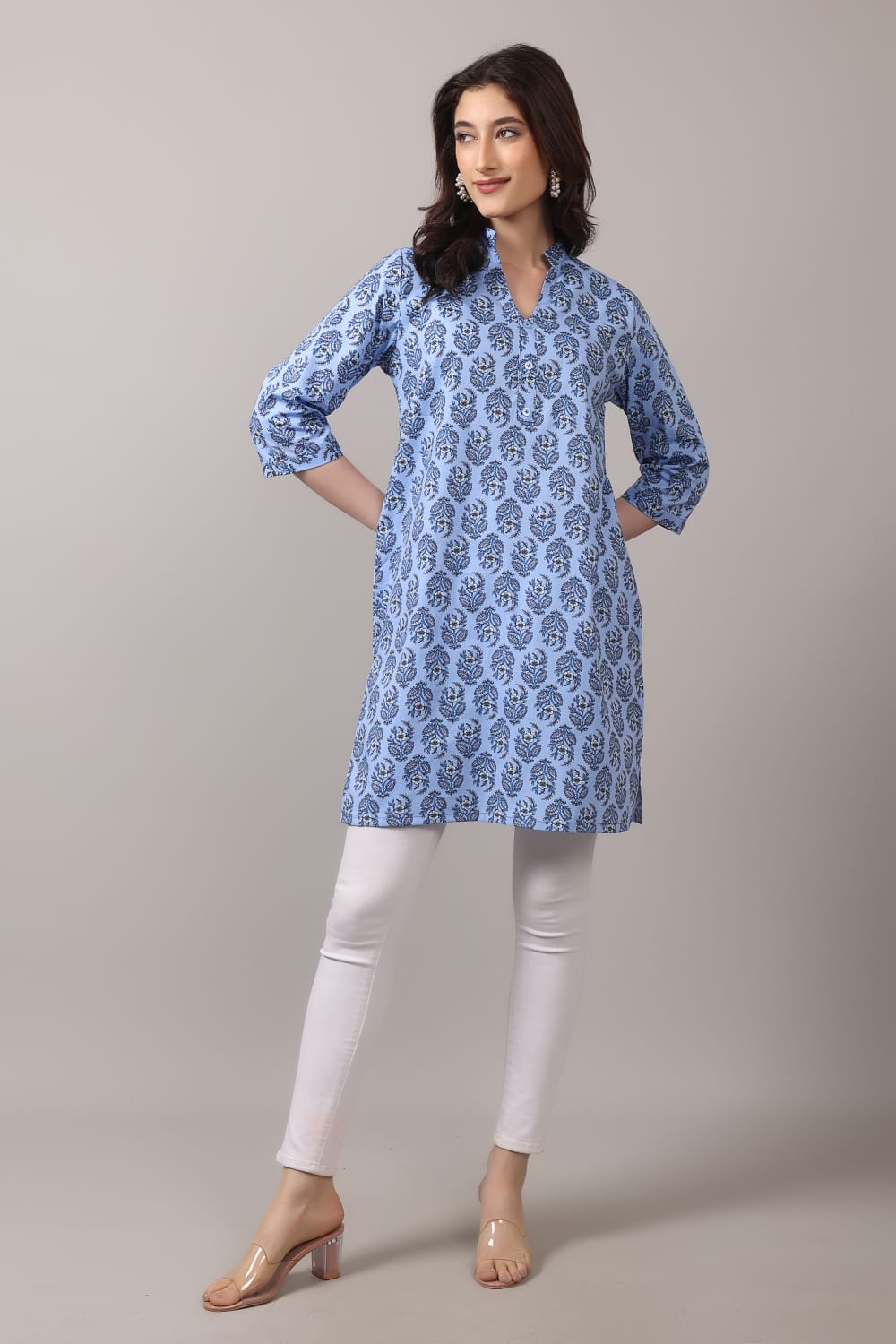 Jaitra Apparels Women Printed Pure Cotton Straight Kurta (Sky Blue)