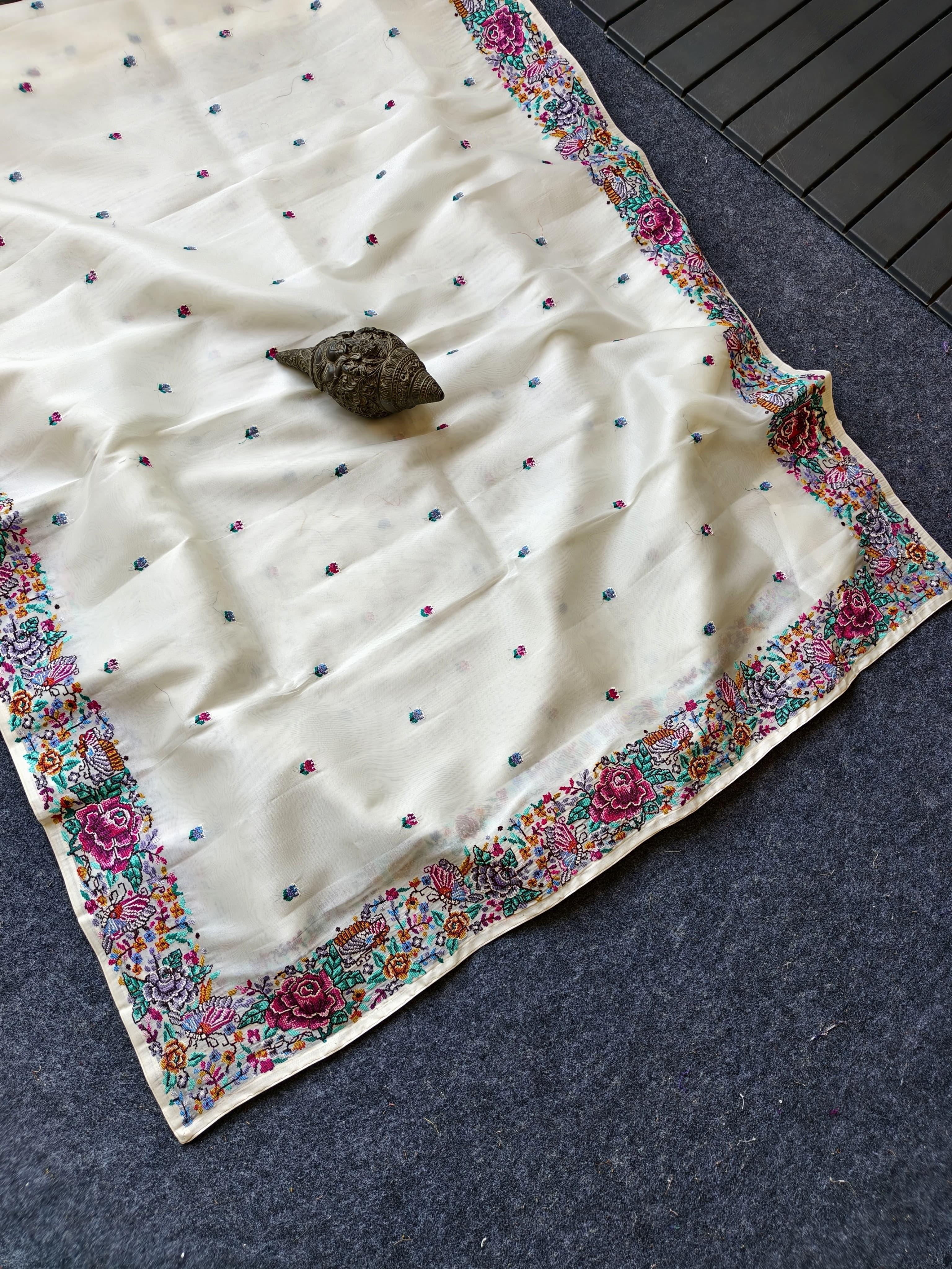 Mameraa Sarees Pure White Tissue Viscose Fabric Saree With Flower Design-White - Dista