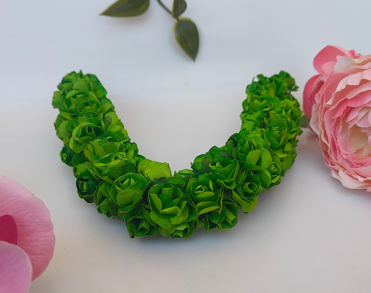 Green Rose Gajra - Dista