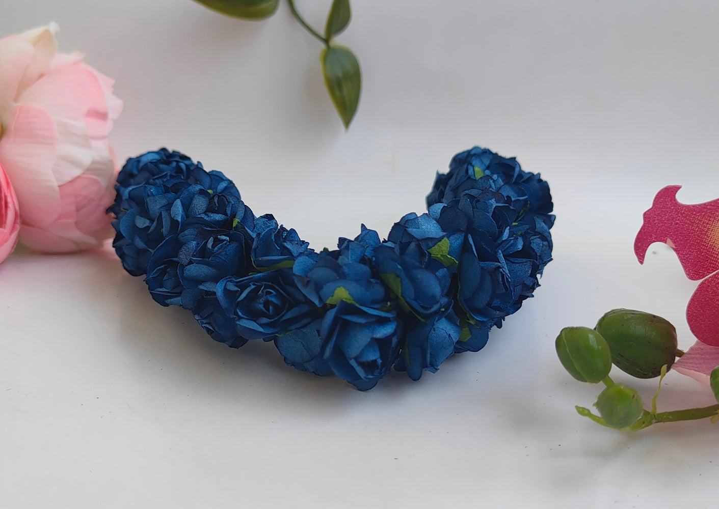 Blue Rose Gajra - Dista