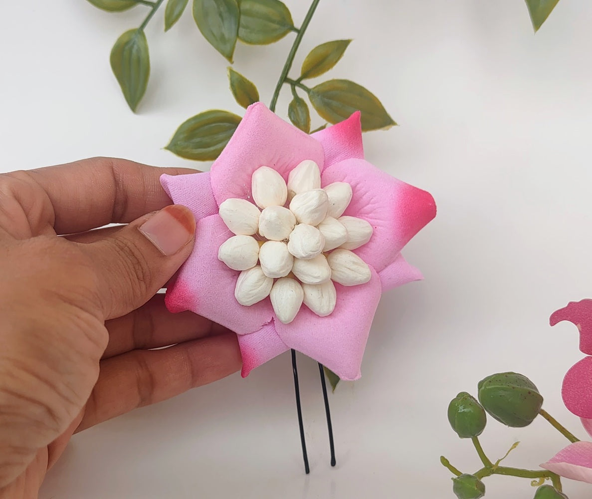 Baby Pink Flower Brooch - Dista