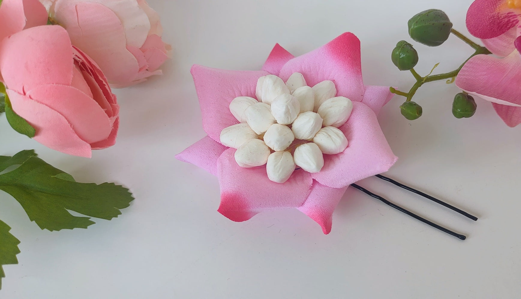 Baby Pink Flower Brooch - Dista