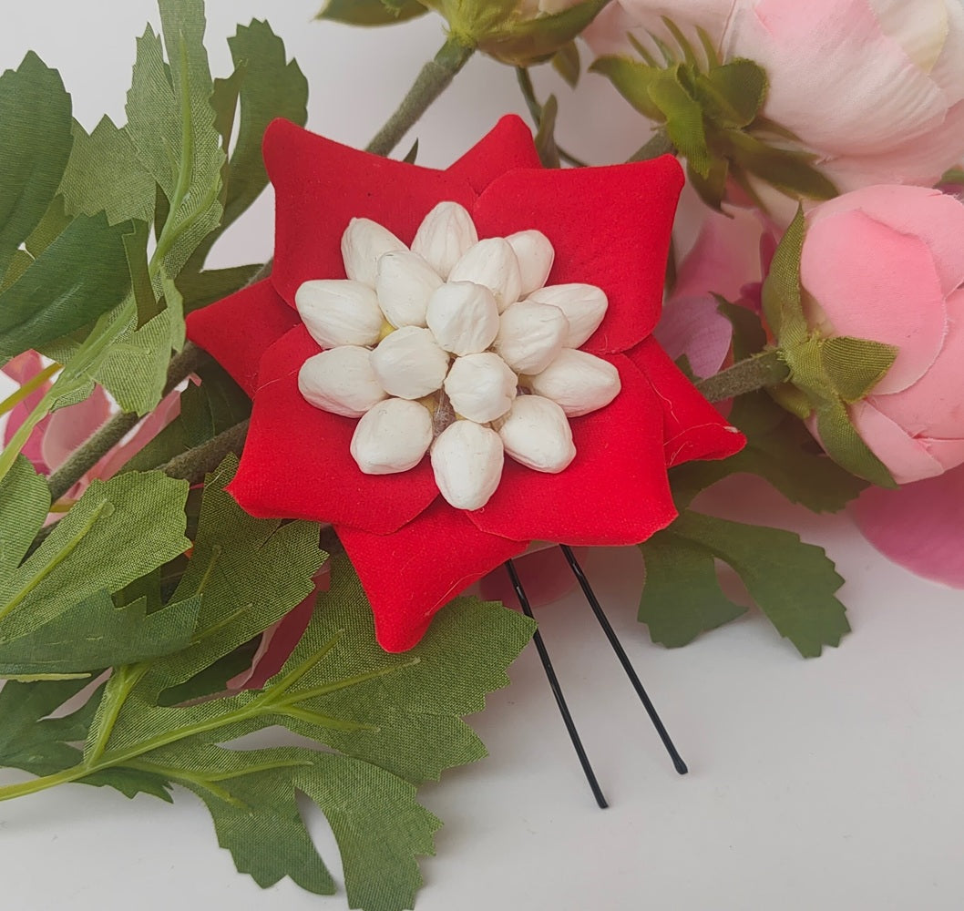 Red Petals Flower Brooch - Dista