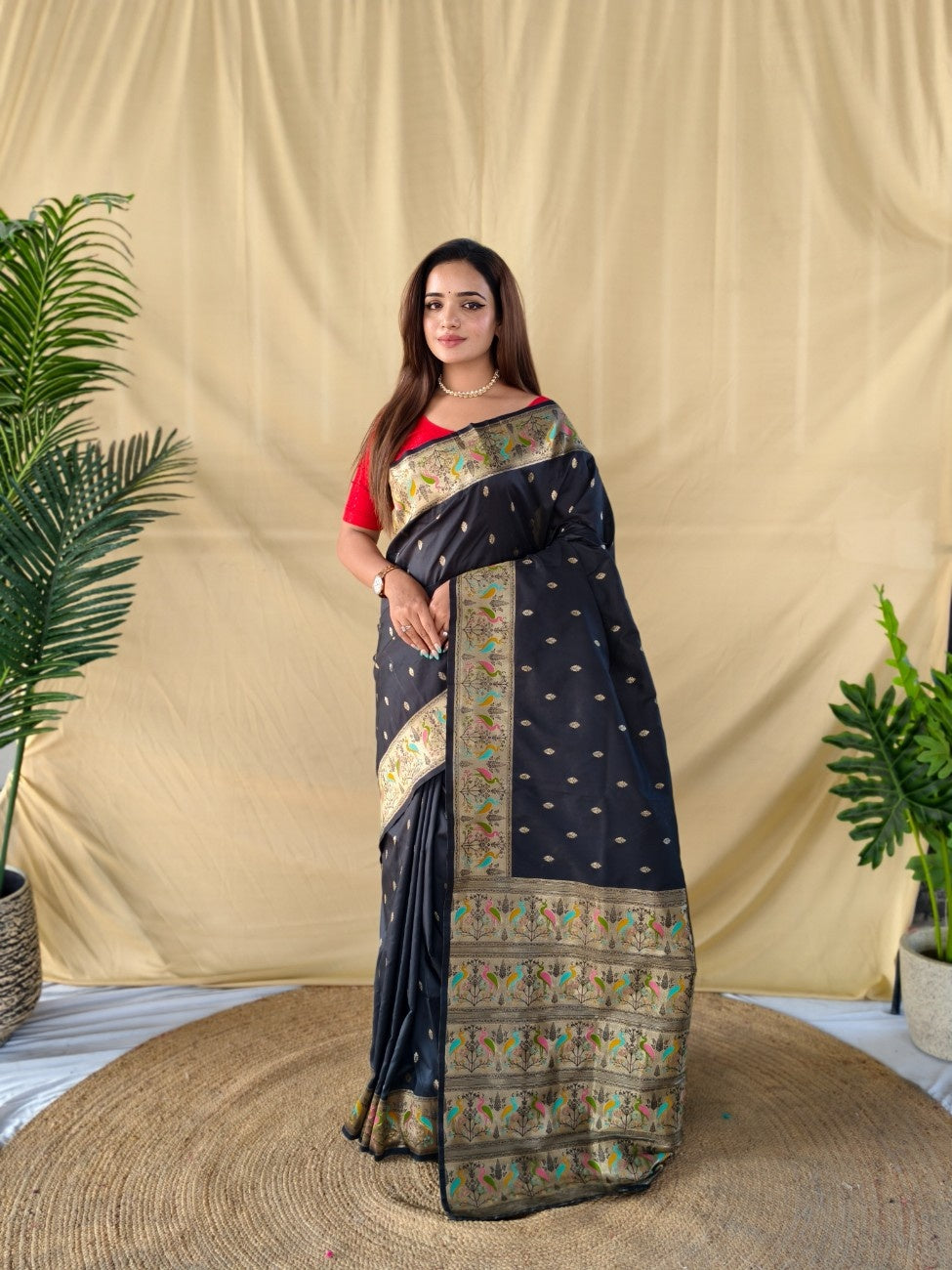 Mameraa Sarees Black Elegance Soft Silk Banarasi Saree-Black - Dista