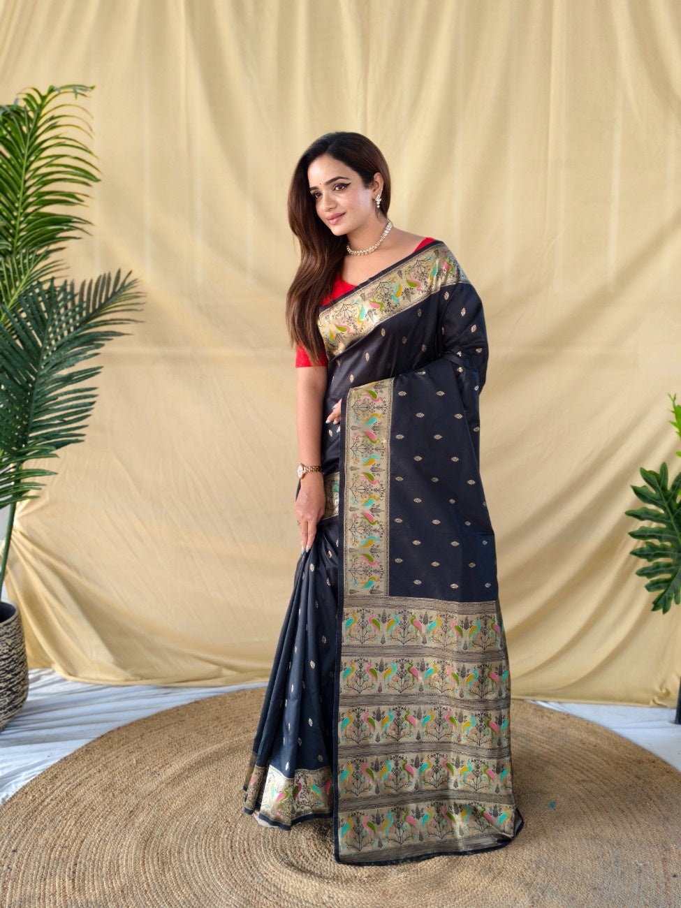 Mameraa Sarees Black Elegance Soft Silk Banarasi Saree-Black - Dista