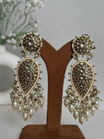 Thumbnail for Beige Kundan Drop Earrings By House of Ree - Distacart