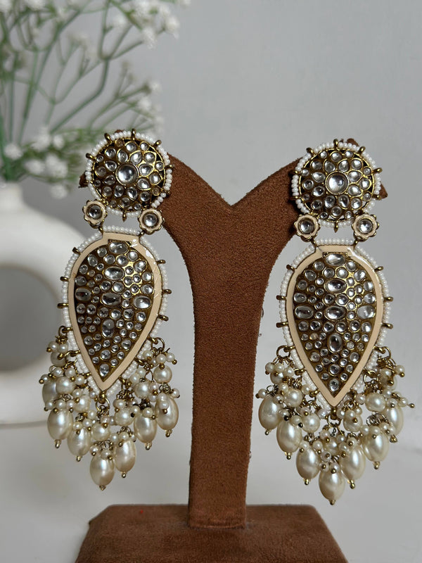Beige Kundan Drop Earrings By House of Ree - Distacart