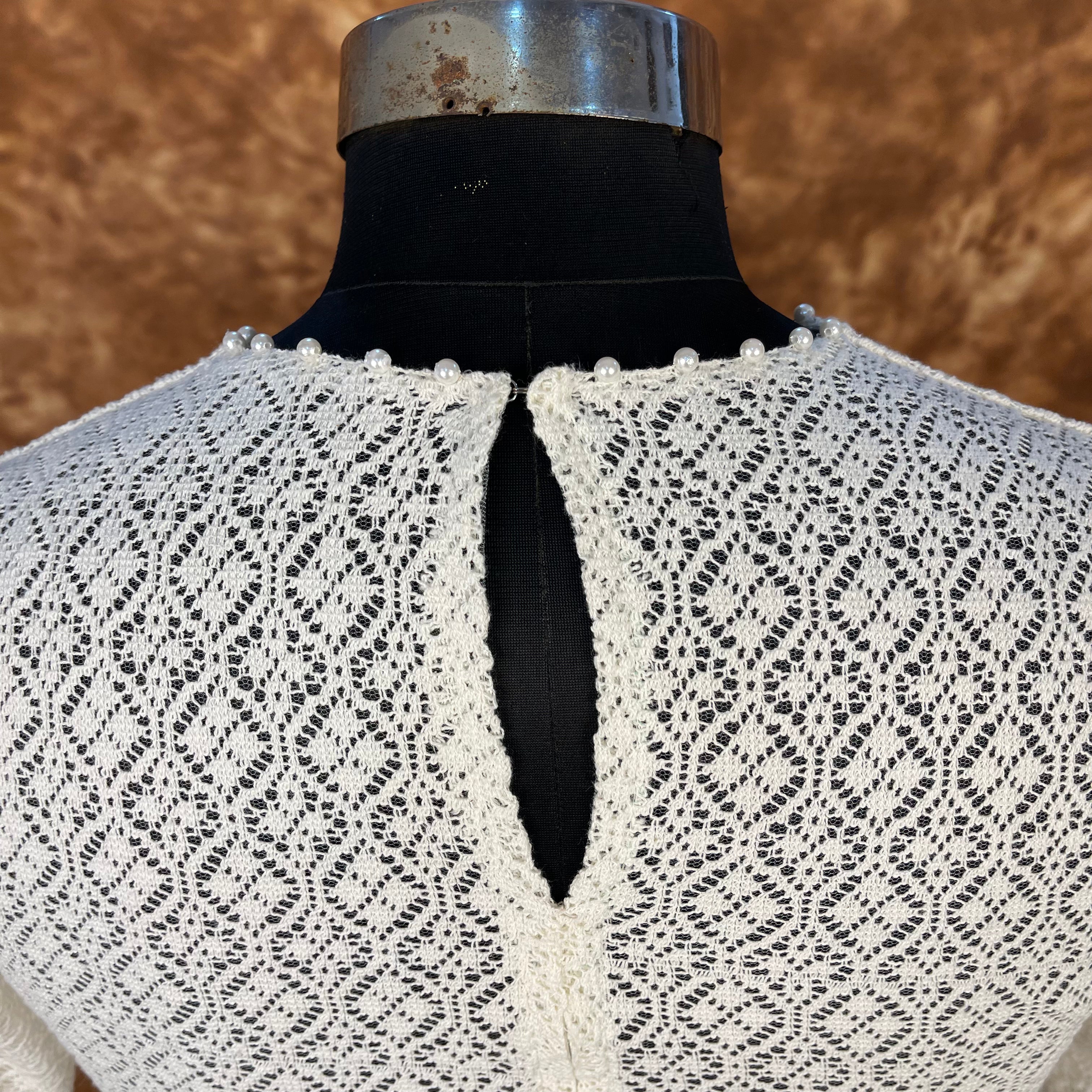 Radiant Glow Cream Coloured Cotton Less Ready to Wear Blouse - kapda Tailor - Distacart