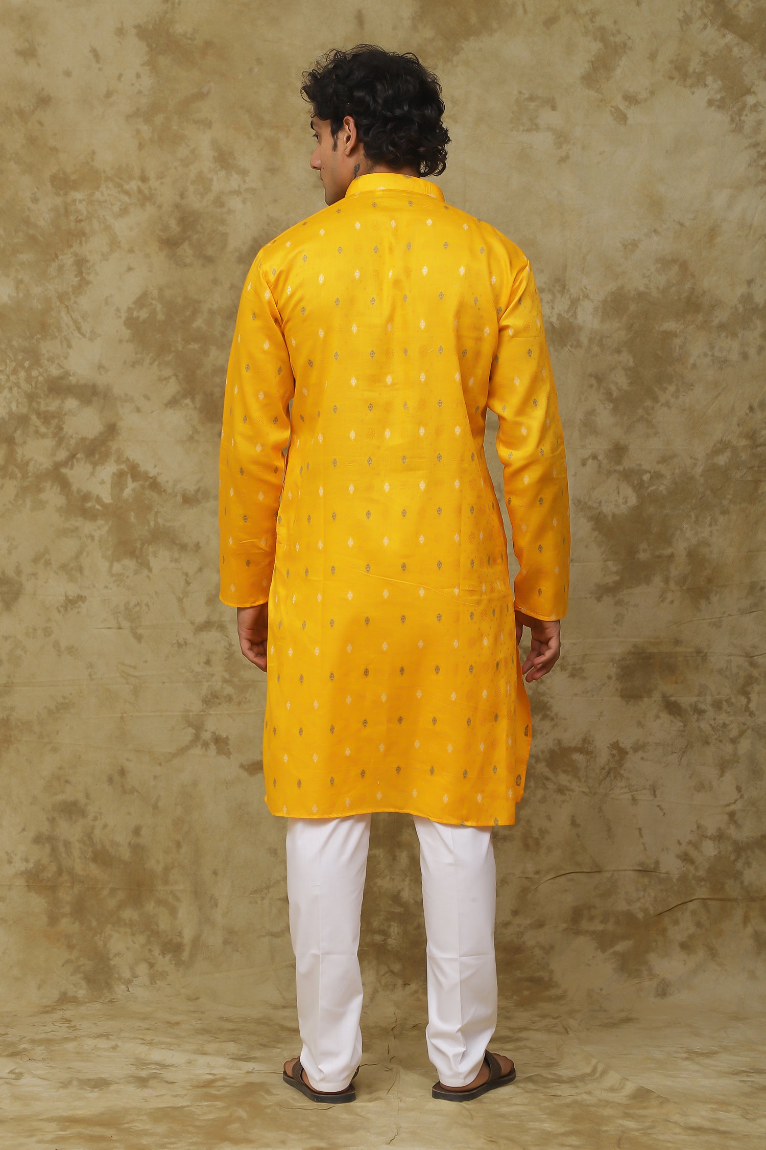 Bluesaanchi Men's Cotton Embroidered Kurta Set - Mustard