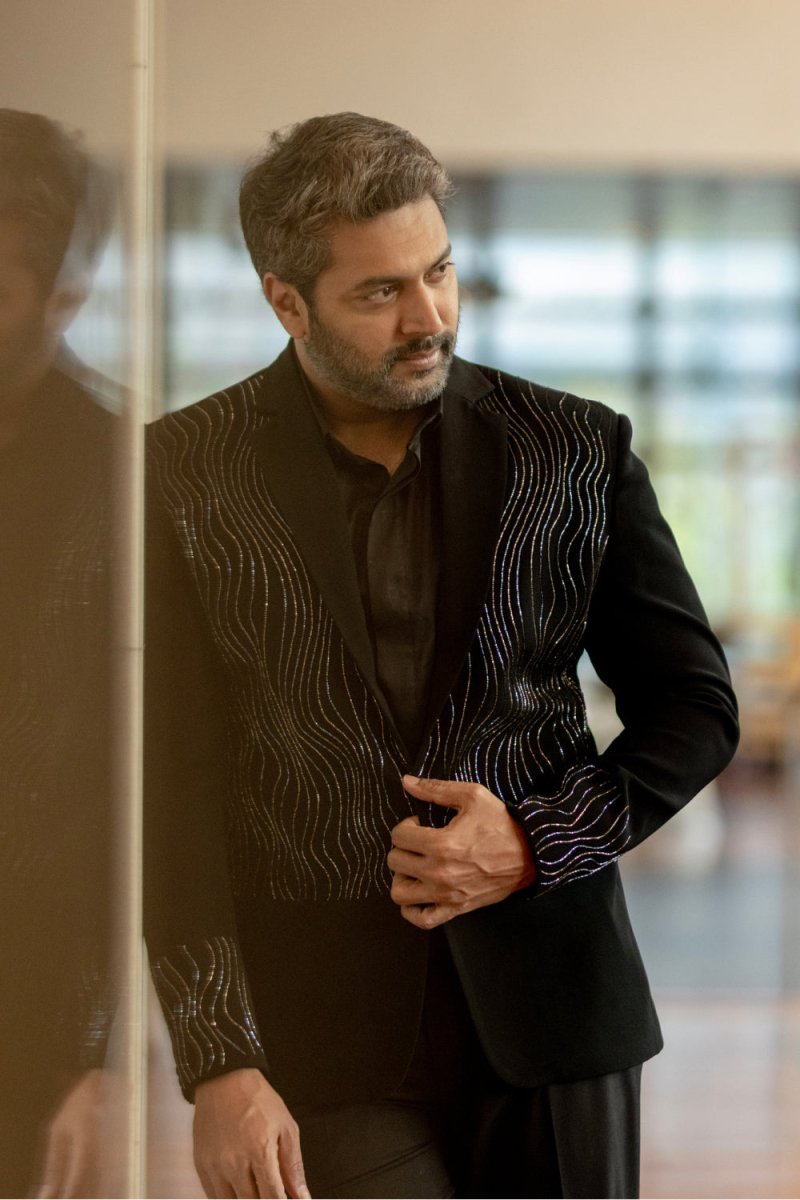 Alish - Embroidered Blazer - Distacart