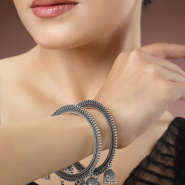 NVR Women's Set of 2 Silver-Toned German Silver Oxidised Bangle - Distacart