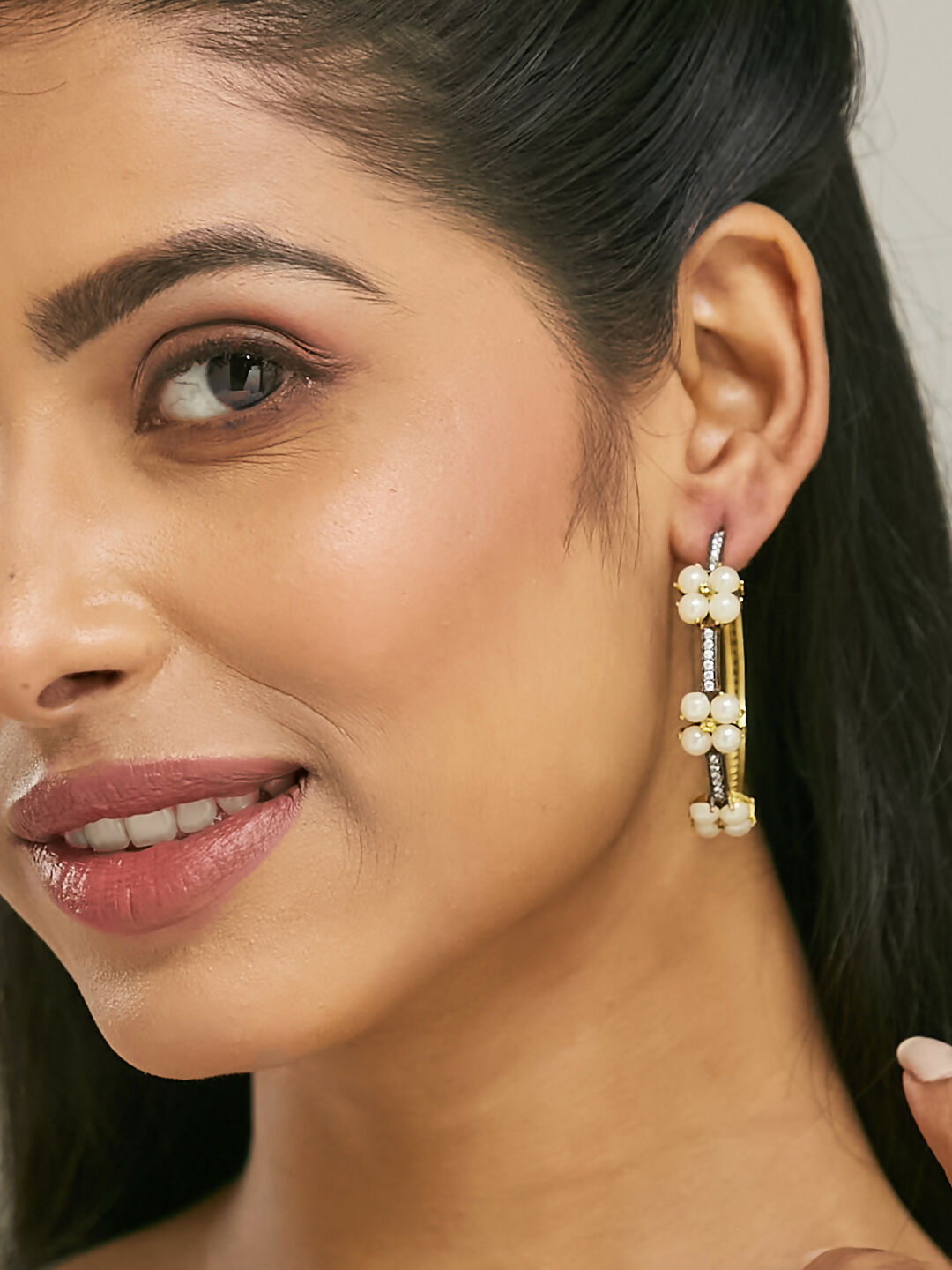 Nuyug 22K Gold-Plated Elegant Pearl Beaded Circular Hoop Earrings