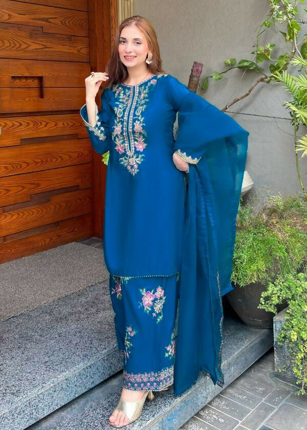 Teeya Creation Womens Trendy Stylish Embroidery Thread Work Kurta Set - Dista