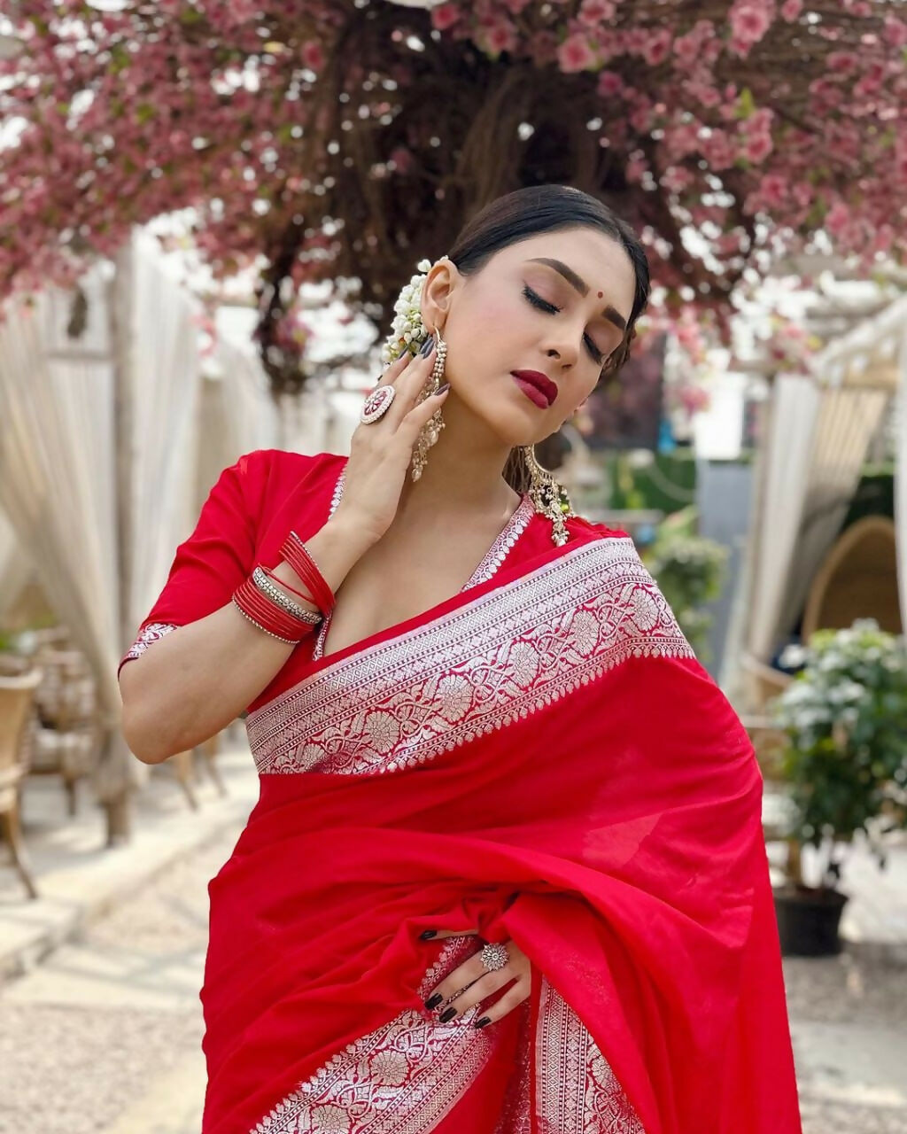 Preksha Creation Banarasi Red Saree With Zari Work - Distacart