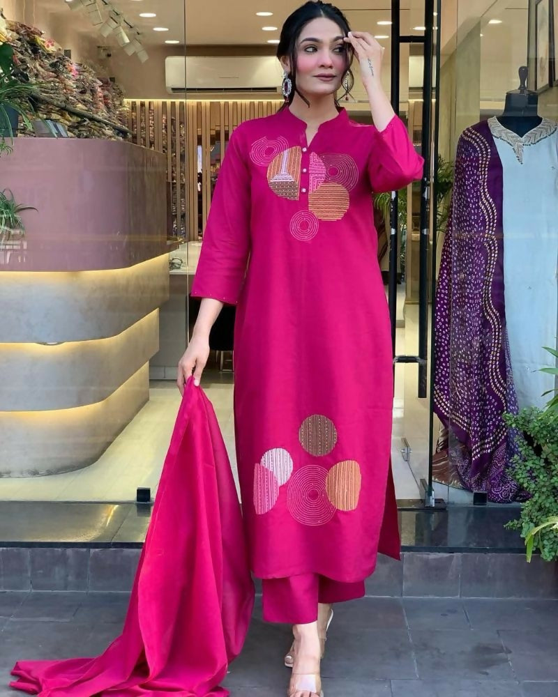 Teeya Creation Women Pink Geometric Embroidered Straight Kurta with Pants and Dupatta Set - Dista