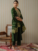 Thumbnail for Ode by House of Pataudi Floral Printed Straight Kurta & Trousers With Dupatta - Distacart