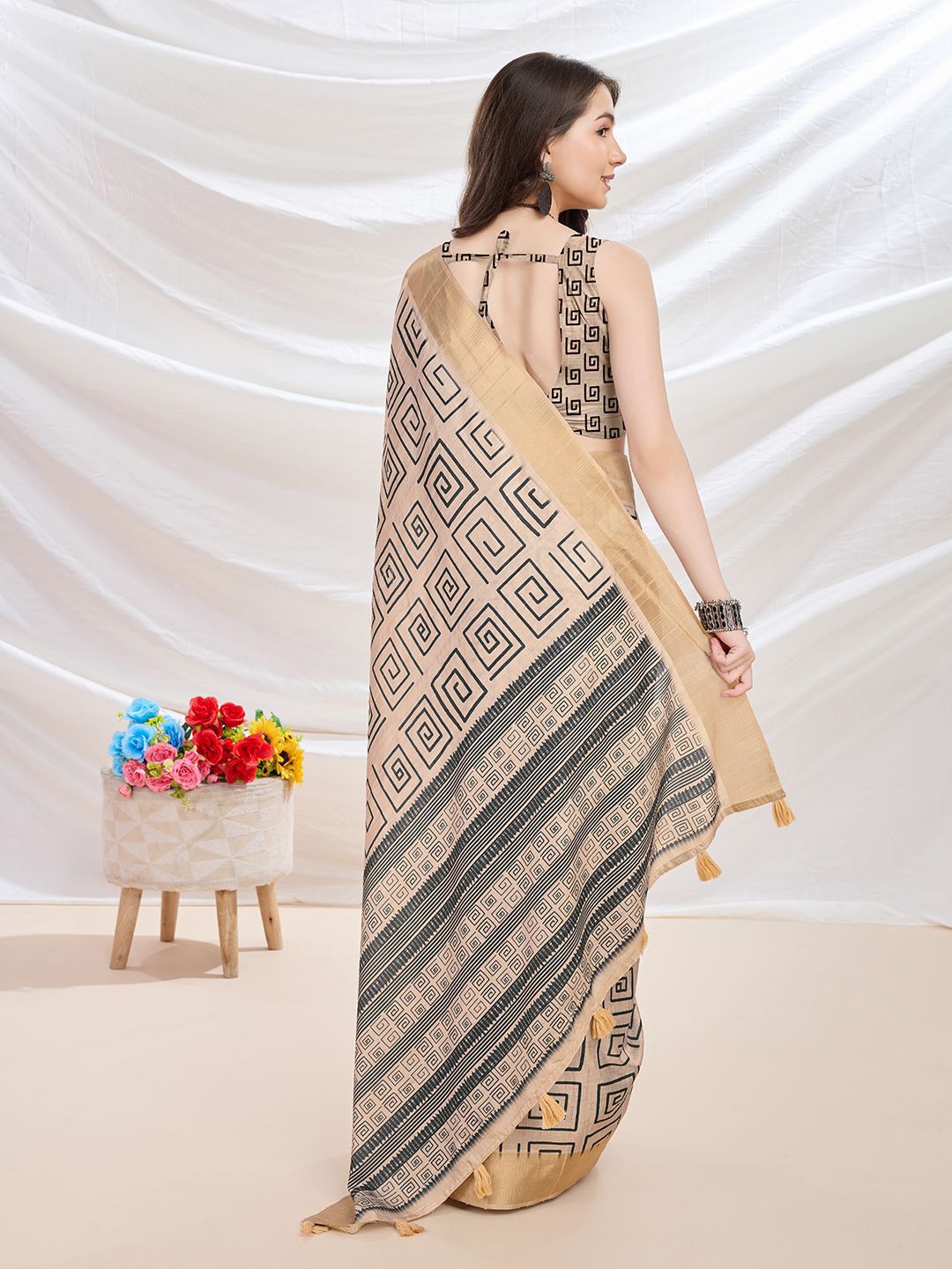 Mitera Silk Blend Saree - Distacart