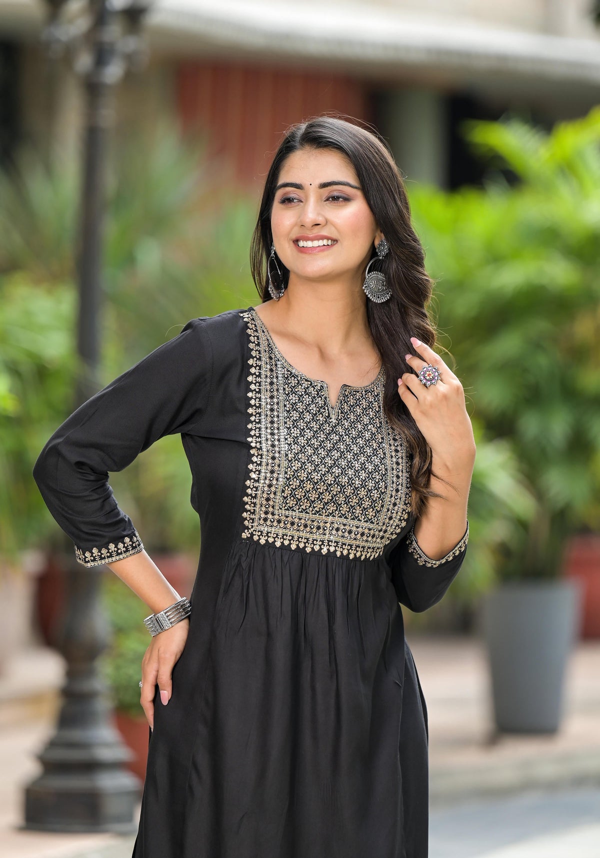 Juniper Women's Black Solid Rayon Kurta With Zari & Sequins - Distacart