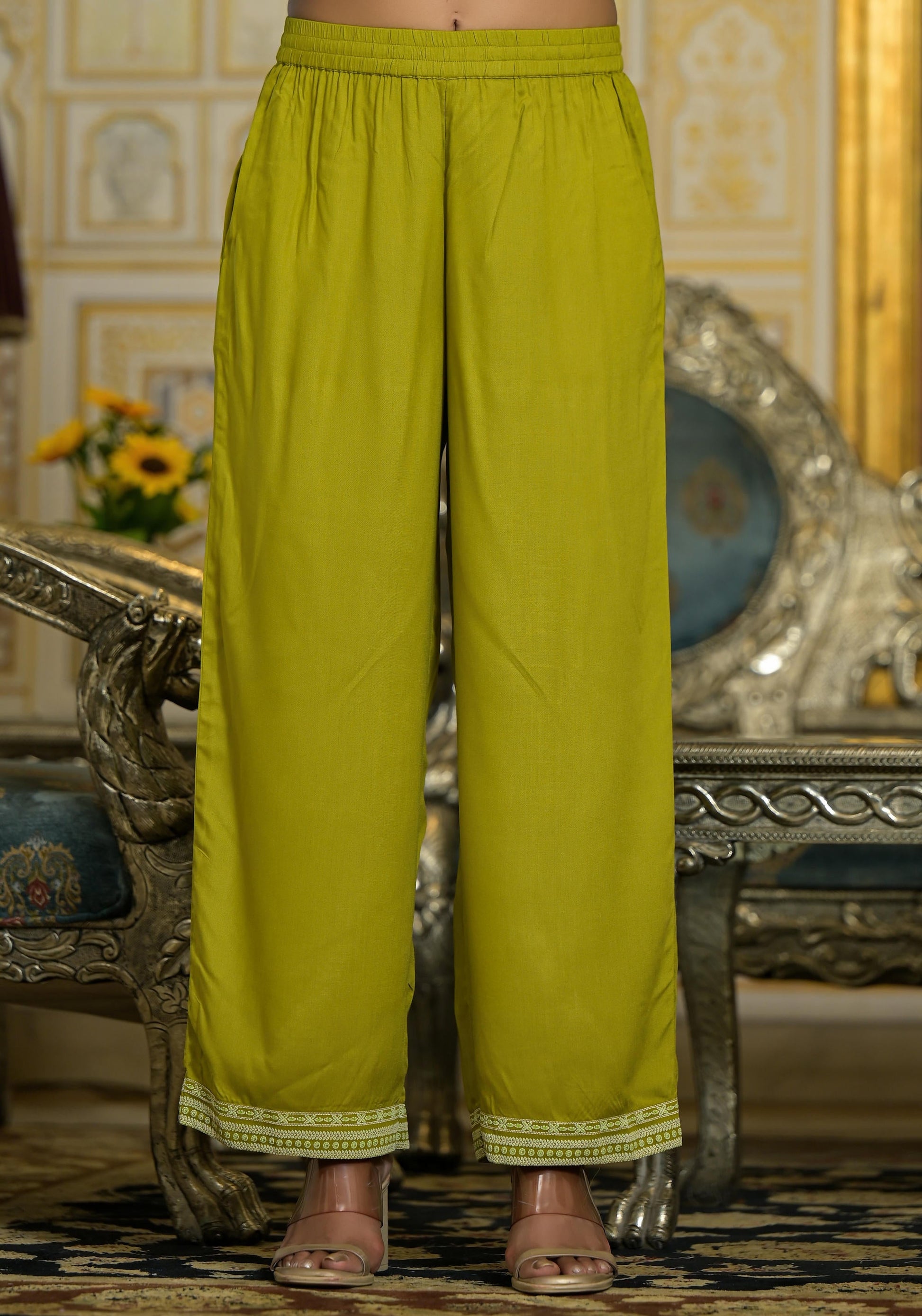 Juniper Women's Green Georgette Embroidered Kurta Set - Distacart