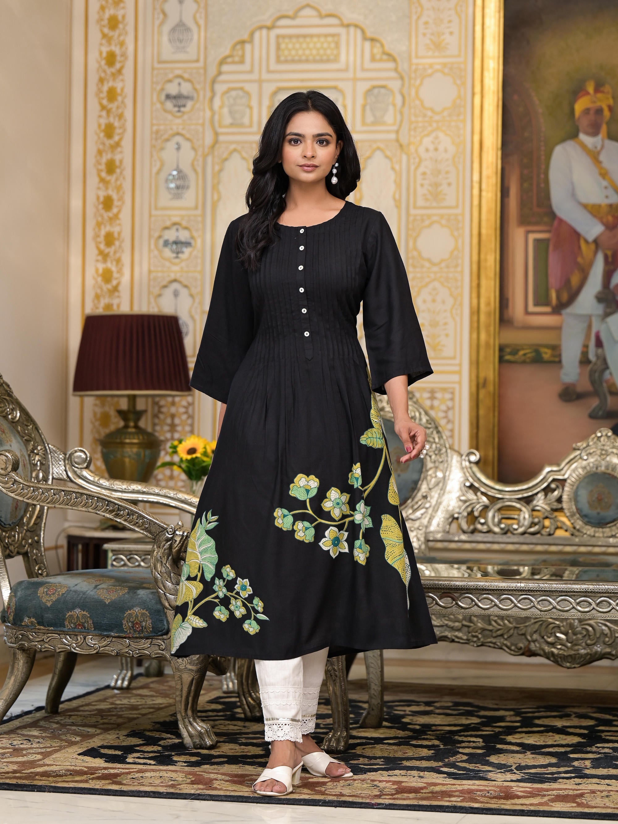 Juniper Women's Black Floral Printed Liva Rayon Kurta With Buttons - Distacart