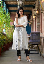 Thumbnail for Juniper Women's Natural Floral Printed Kurta With Buttons & Lace - Distacart