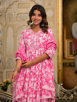 Thumbnail for Juniper Women's Pink Floral Printed Liva Rayon Kurta Set With Thread & Mirror Work - Distacart