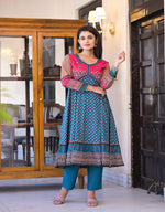 Thumbnail for Juniper Women's Teal Ethnic Motif Printed Rayon Kurta Set With Thread & Mirror Work - Distacart