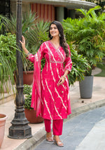 Thumbnail for Juniper Women's Pink Lehriya Printed Musline Kurta Set With Mirror Work & Sequins - Distacart