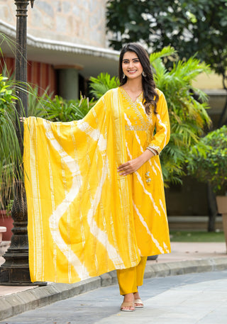 Juniper Women's Yellow Lehriya Printed Musline Kurta Set With Mirror Work & Sequins - Distacart