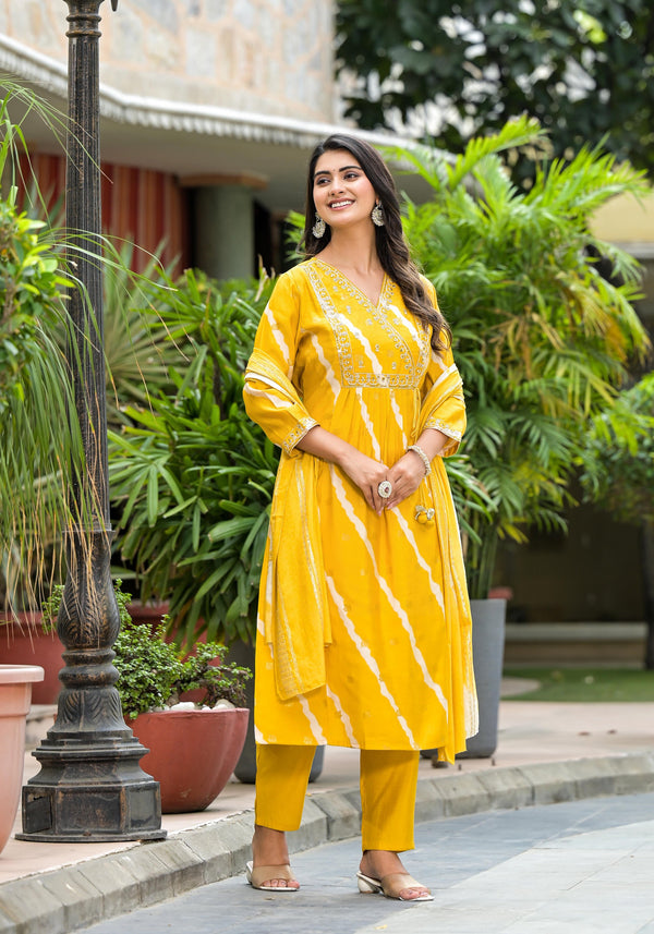 Juniper Women's Yellow Lehriya Printed Musline Kurta Set With Mirror Work & Sequins - Distacart