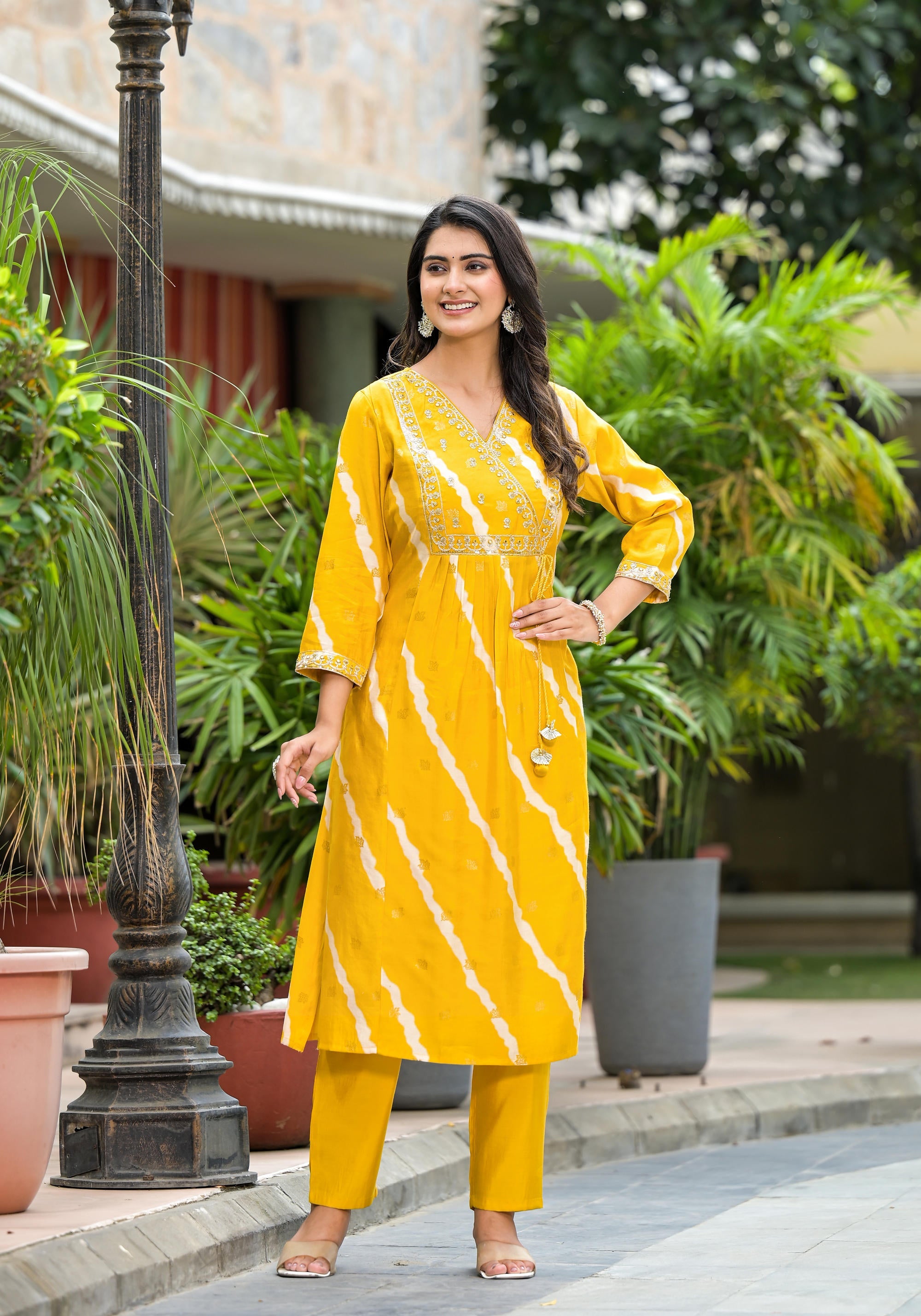 Juniper Women's Yellow Lehriya Printed Musline Kurta Set With Mirror Work & Sequins - Distacart