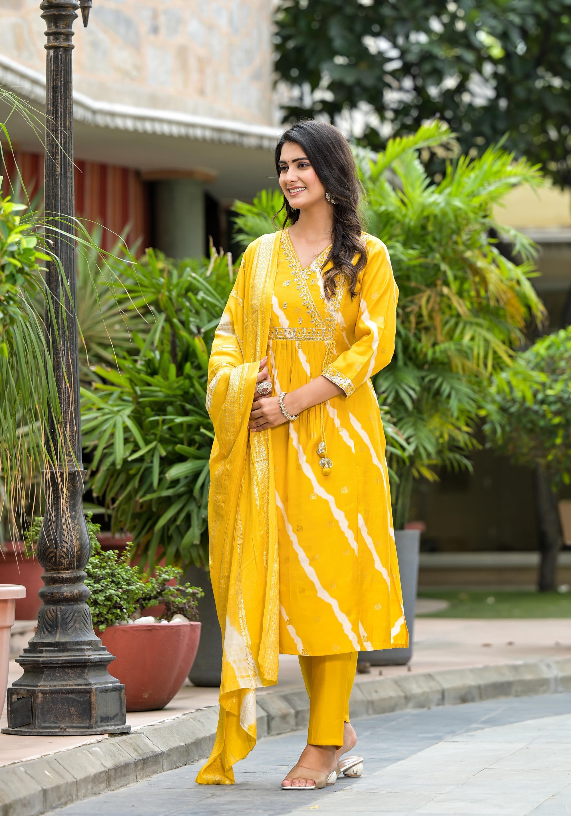Juniper Women's Yellow Lehriya Printed Musline Kurta Set With Mirror Work & Sequins - Distacart