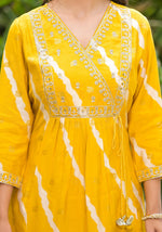 Thumbnail for Juniper Women's Yellow Lehriya Printed Musline Kurta Set With Mirror Work & Sequins - Distacart