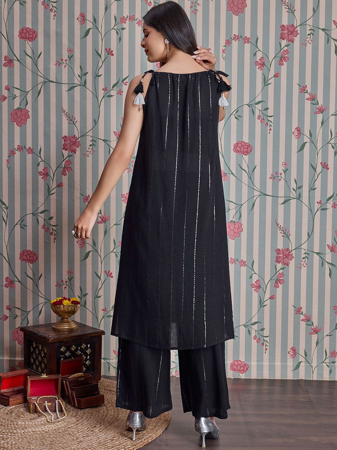 Ode by House of Pataudi Straight Kurta with Palazzos - Distacart