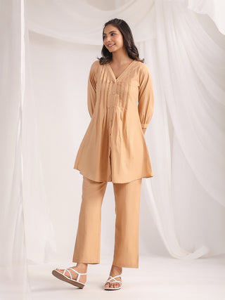Janasya Pleated Jacquard Peach Self Design V-Neck Co-Ords - Distacart