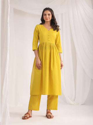 Janasya Gathering Dobby Cotton Yellow Self Design V-Neck Set - Distacart